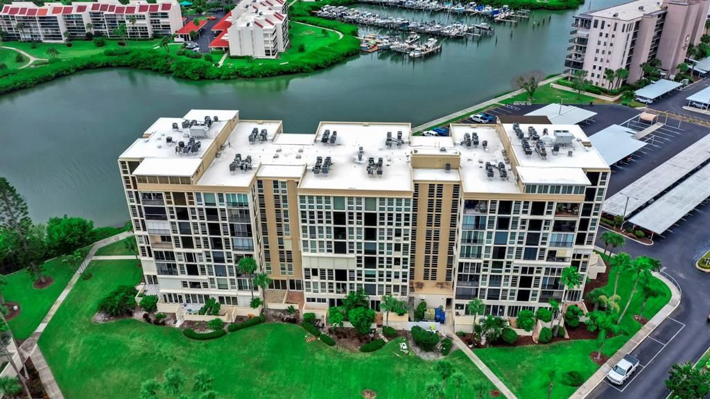 For Sale: $339,900 (2 beds, 2 baths, 1230 Square Feet)