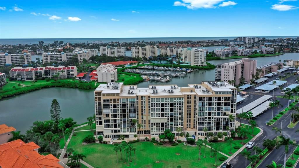 For Sale: $339,900 (2 beds, 2 baths, 1230 Square Feet)