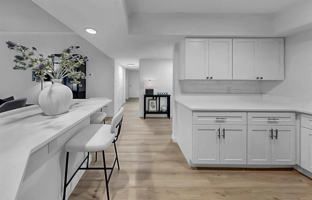 For Sale: $339,900 (2 beds, 2 baths, 1230 Square Feet)