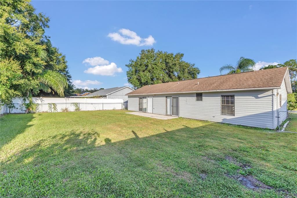 待售: $255,000 (3 贝兹, 2 浴室, 1216 平方英尺)