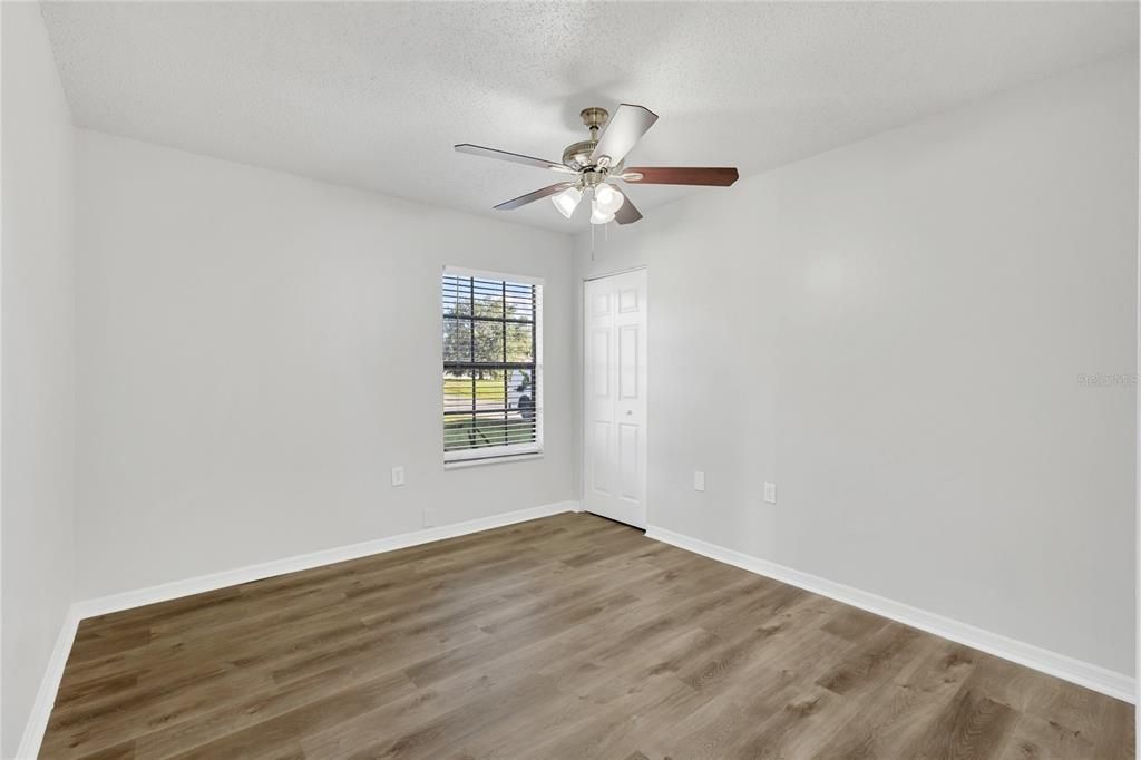 待售: $255,000 (3 贝兹, 2 浴室, 1216 平方英尺)