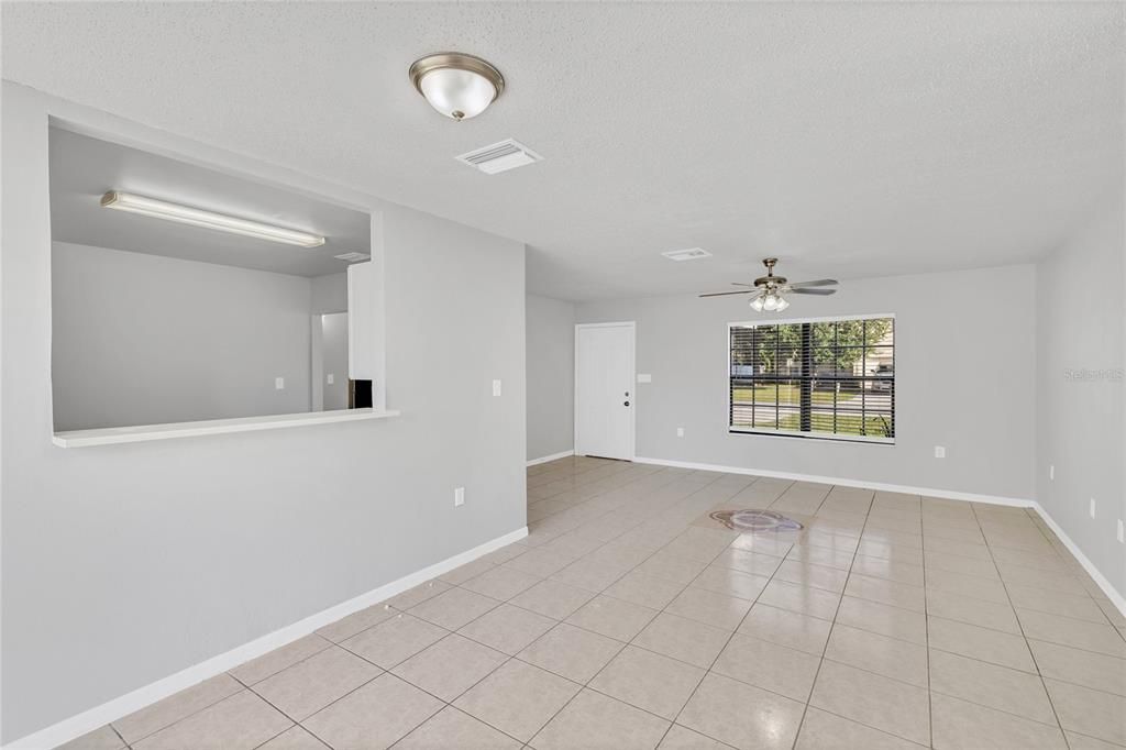 待售: $255,000 (3 贝兹, 2 浴室, 1216 平方英尺)