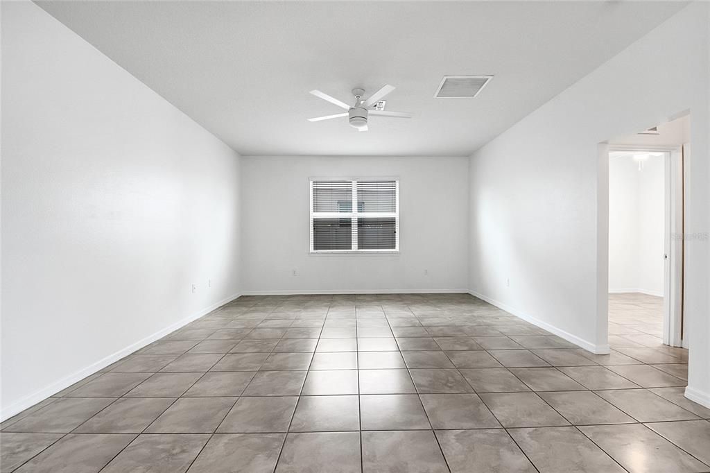 En Venta: $475,000 (4 camas, 3 baños, 2128 Pies cuadrados)