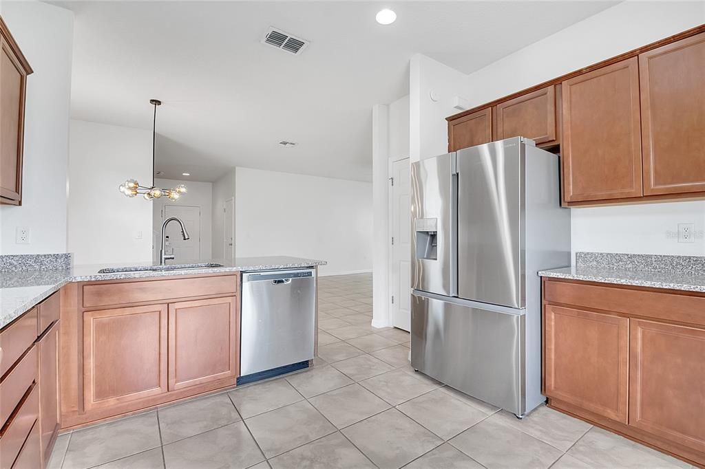 En Venta: $475,000 (4 camas, 3 baños, 2128 Pies cuadrados)