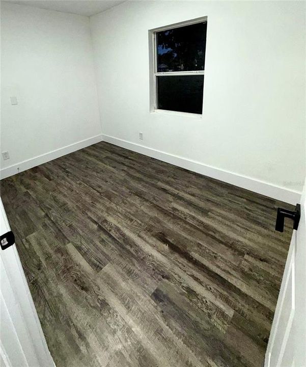 For Sale: $255,900 (4 beds, 2 baths, 1282 Square Feet)