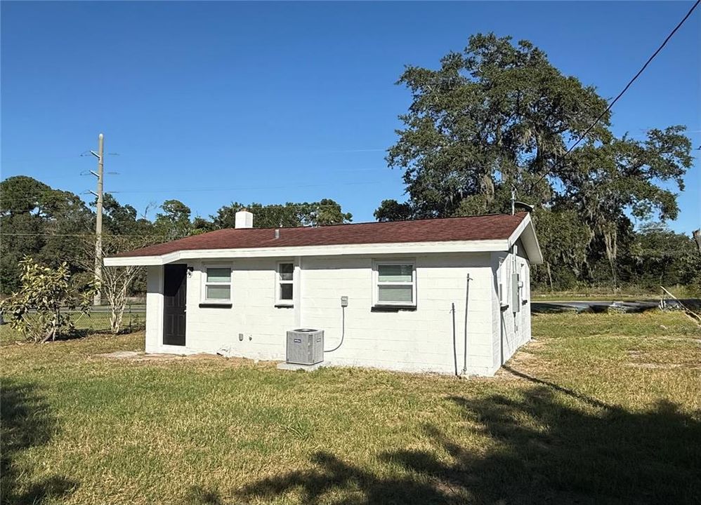 Под контрактом: $199,900 (2 спален, 1 ванн, 644 Квадратных фут)