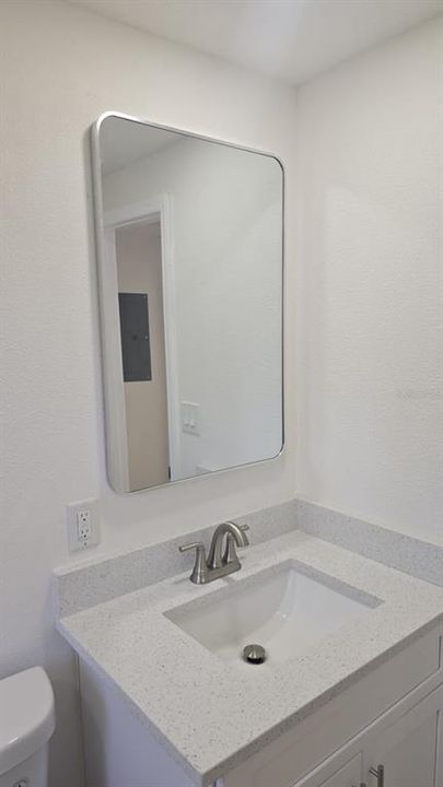 Под контрактом: $199,900 (2 спален, 1 ванн, 644 Квадратных фут)