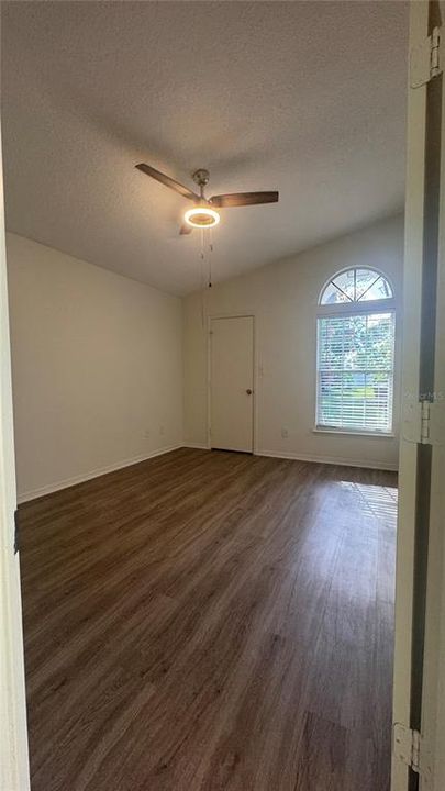 For Rent: $2,100 (3 beds, 2 baths, 1090 Square Feet)