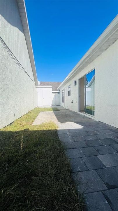 For Rent: $2,100 (3 beds, 2 baths, 1090 Square Feet)