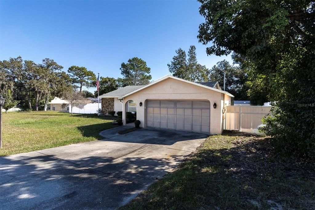 For Sale: $285,000 (3 beds, 2 baths, 1441 Square Feet)