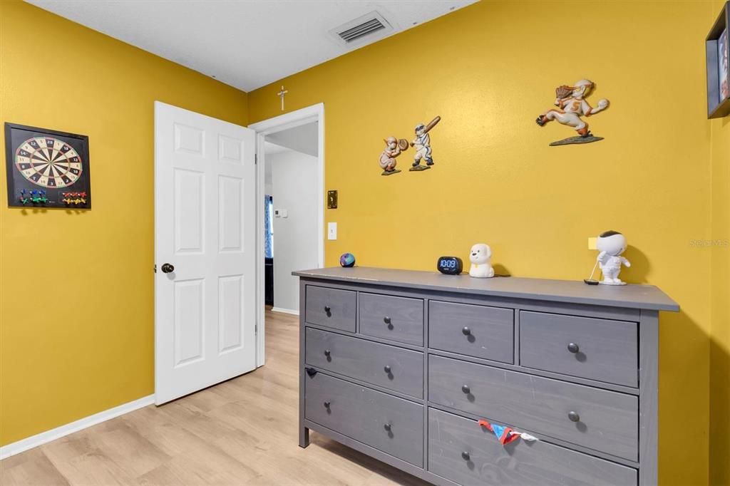 For Sale: $285,000 (3 beds, 2 baths, 1441 Square Feet)