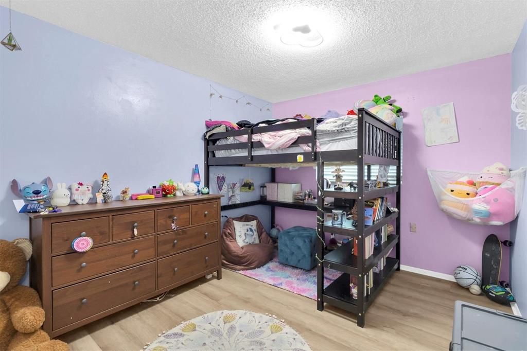 For Sale: $285,000 (3 beds, 2 baths, 1441 Square Feet)