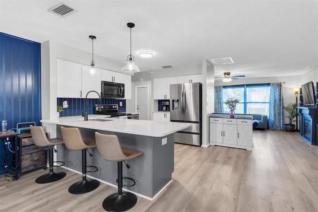 For Sale: $285,000 (3 beds, 2 baths, 1441 Square Feet)