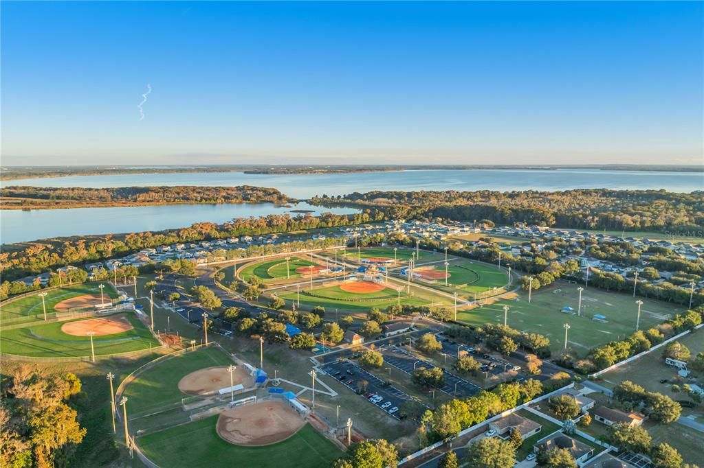 В аренду: $1,900 (3 спален, 2 ванн, 1217 Квадратных фут)