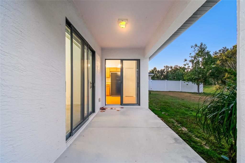 В аренду: $1,900 (3 спален, 2 ванн, 1217 Квадратных фут)