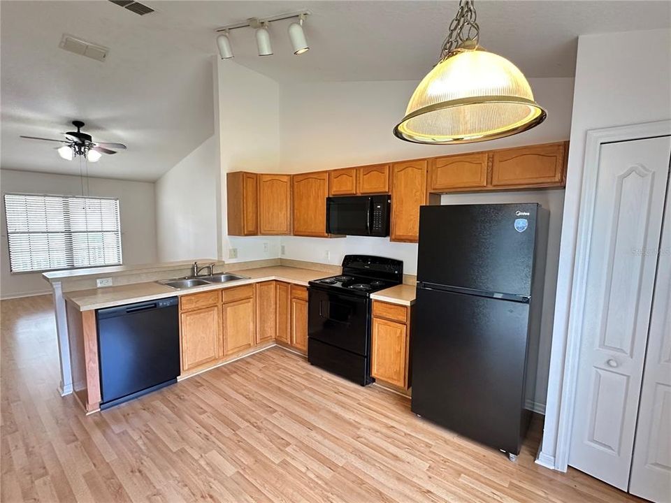 En Renta: $1,900 (3 camas, 2 baños, 1217 Pies cuadrados)