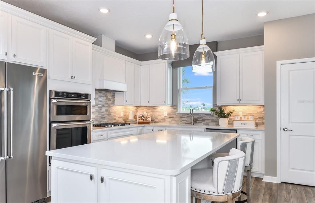 For Sale: $419,980 (2 beds, 2 baths, 1471 Square Feet)