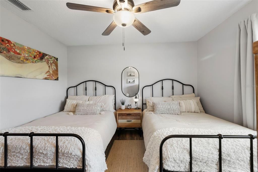 На продажу: $600,000 (4 спален, 2 ванн, 1736 Квадратных фут)