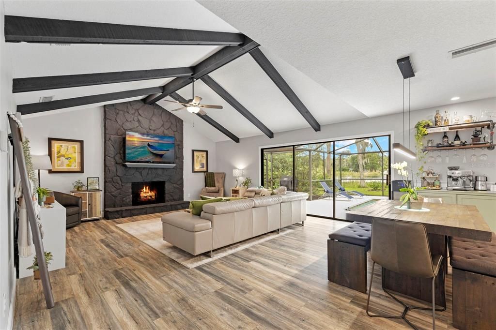 На продажу: $600,000 (4 спален, 2 ванн, 1736 Квадратных фут)