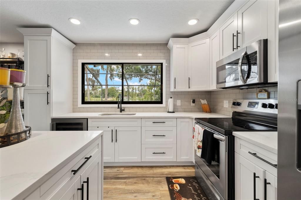 На продажу: $600,000 (4 спален, 2 ванн, 1736 Квадратных фут)