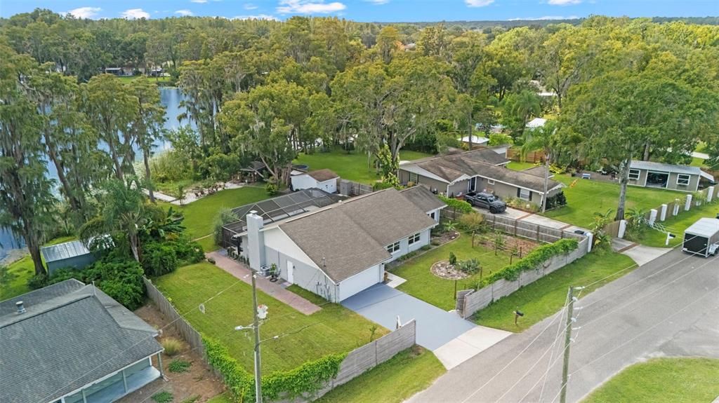 На продажу: $600,000 (4 спален, 2 ванн, 1736 Квадратных фут)