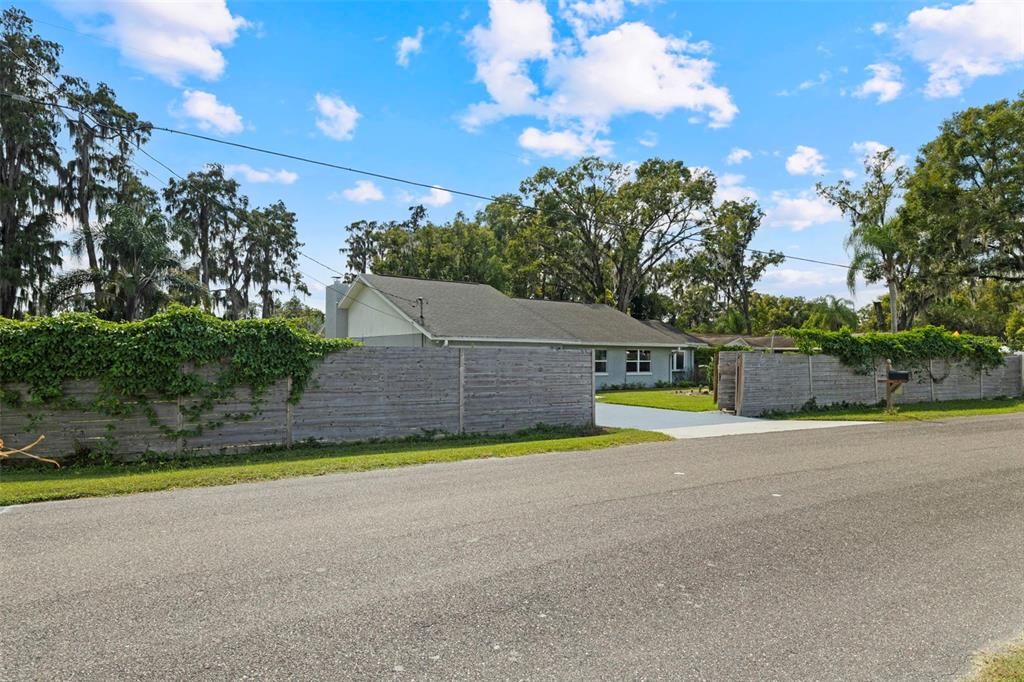 На продажу: $600,000 (4 спален, 2 ванн, 1736 Квадратных фут)