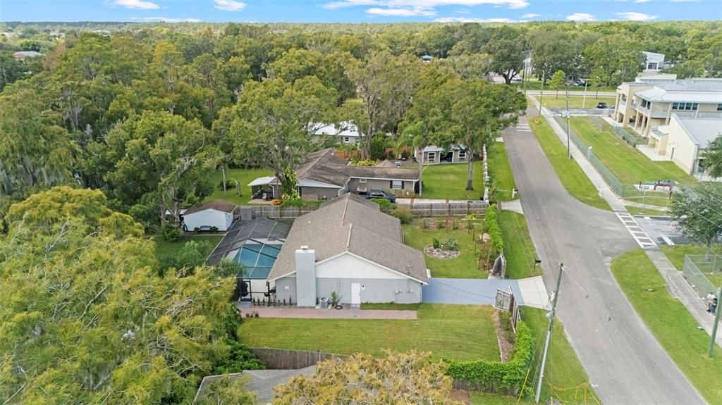 На продажу: $600,000 (4 спален, 2 ванн, 1736 Квадратных фут)