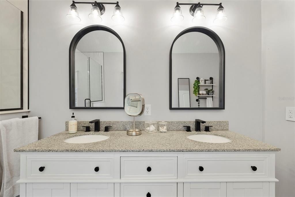 На продажу: $600,000 (4 спален, 2 ванн, 1736 Квадратных фут)