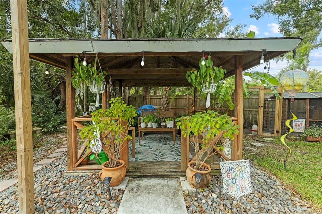 На продажу: $600,000 (4 спален, 2 ванн, 1736 Квадратных фут)