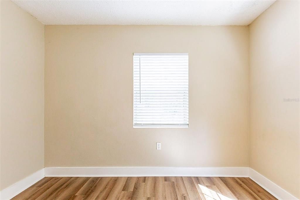 Active With Contract: $250,000 (4 beds, 2 baths, 1440 Square Feet)