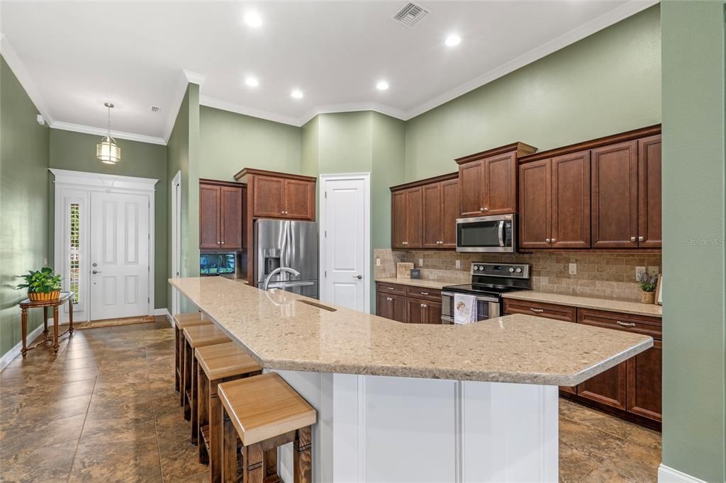 Active With Contract: $498,000 (3 beds, 2 baths, 2395 Square Feet)