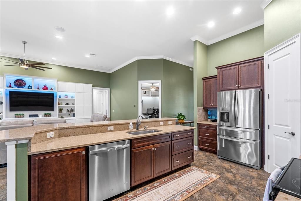 Active With Contract: $498,000 (3 beds, 2 baths, 2395 Square Feet)