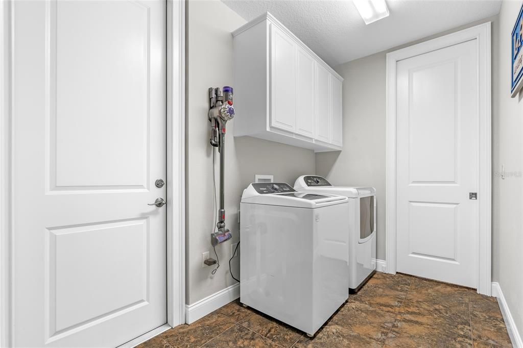 Active With Contract: $498,000 (3 beds, 2 baths, 2395 Square Feet)