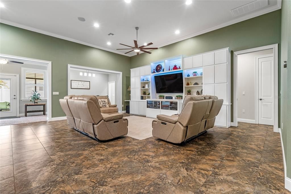 Active With Contract: $498,000 (3 beds, 2 baths, 2395 Square Feet)