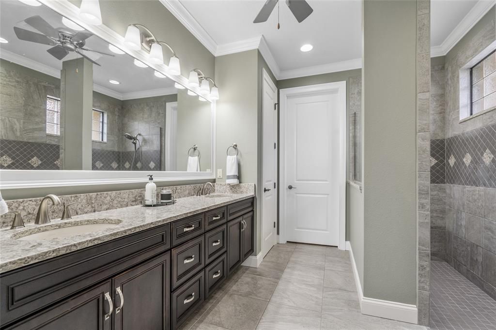 Active With Contract: $498,000 (3 beds, 2 baths, 2395 Square Feet)