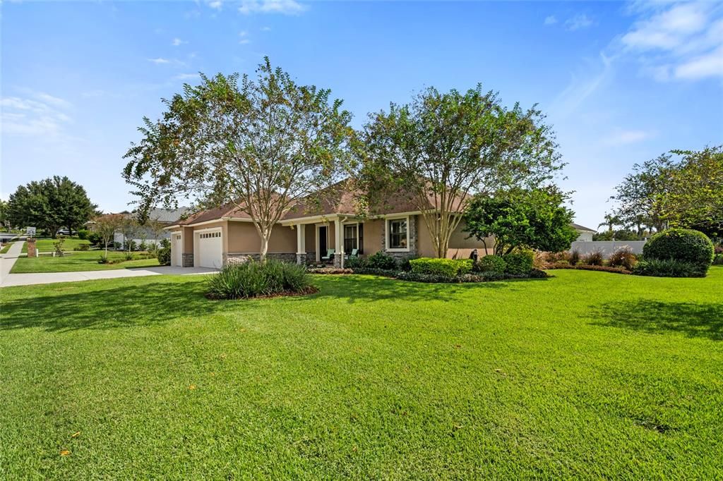 Active With Contract: $498,000 (3 beds, 2 baths, 2395 Square Feet)