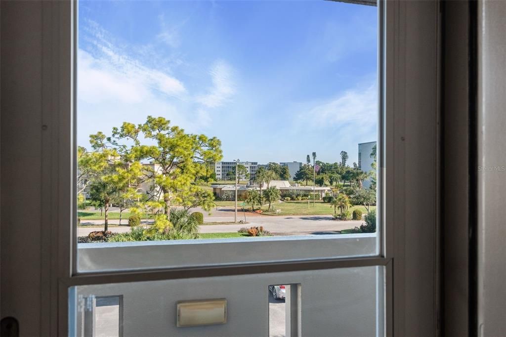 待售: $155,000 (2 贝兹, 1 浴室, 750 平方英尺)