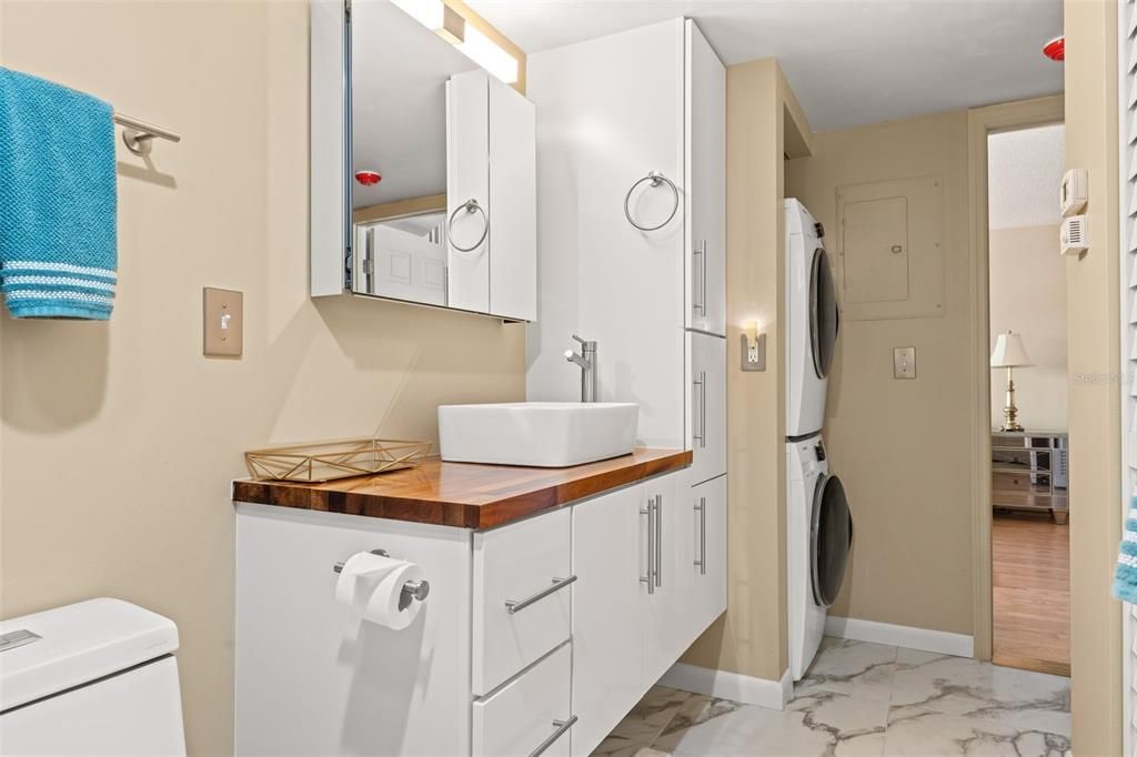 待售: $155,000 (2 贝兹, 1 浴室, 750 平方英尺)