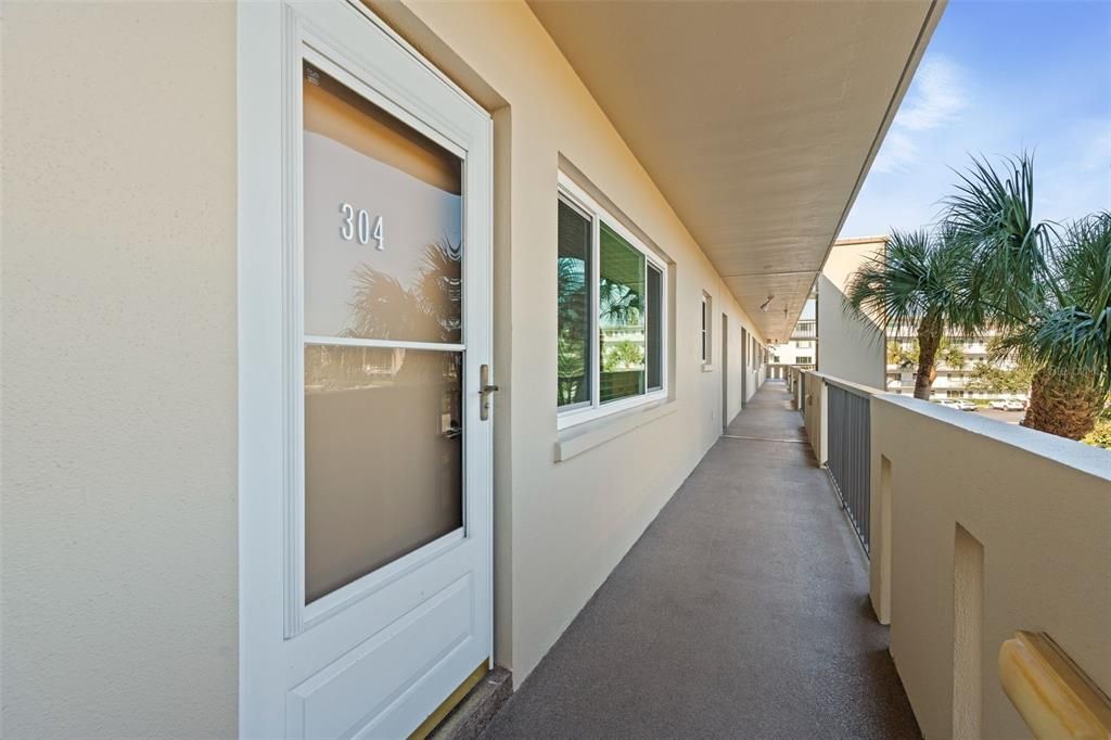 待售: $155,000 (2 贝兹, 1 浴室, 750 平方英尺)