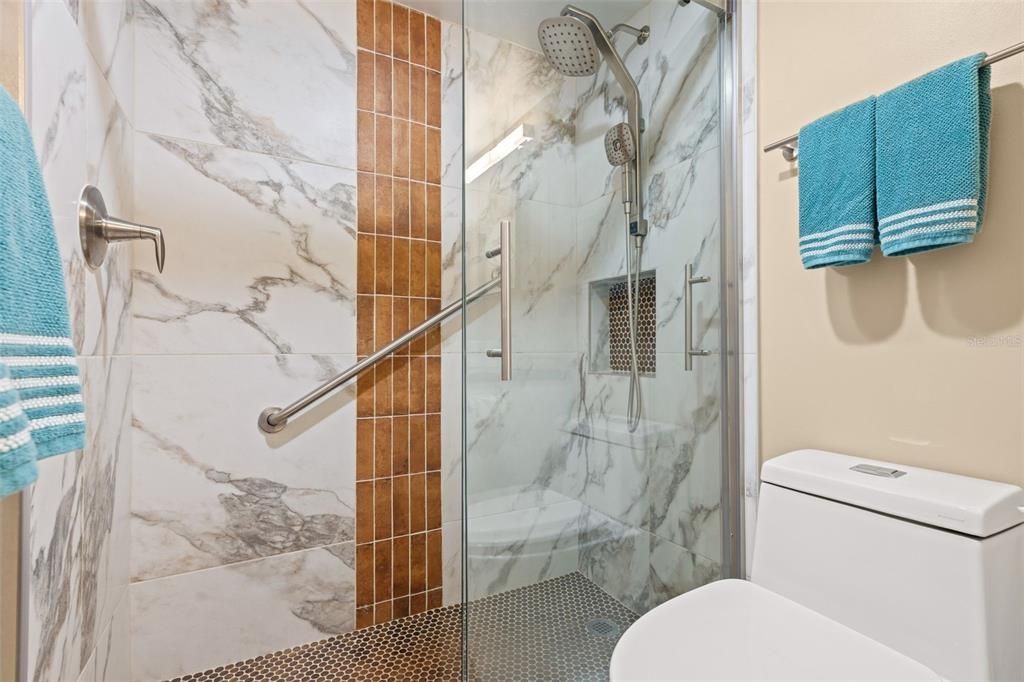 待售: $155,000 (2 贝兹, 1 浴室, 750 平方英尺)