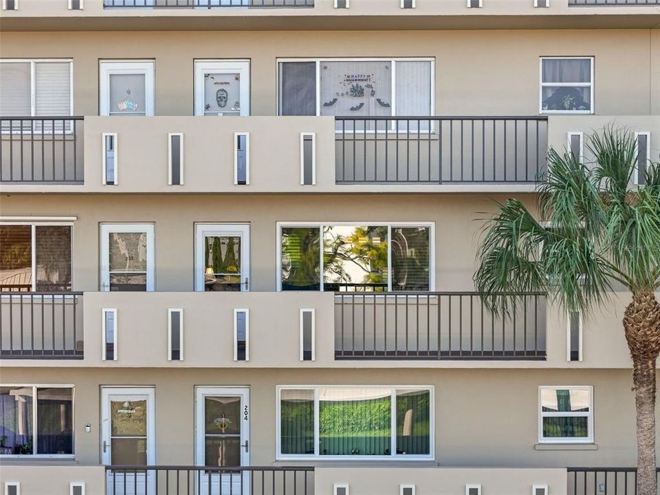 待售: $155,000 (2 贝兹, 1 浴室, 750 平方英尺)