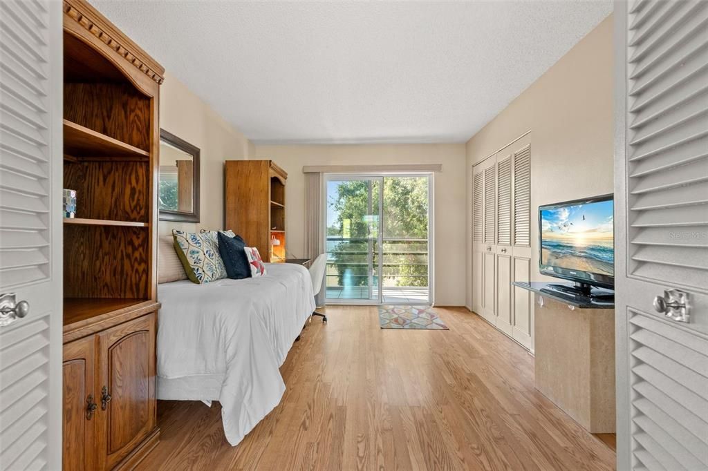 待售: $155,000 (2 贝兹, 1 浴室, 750 平方英尺)