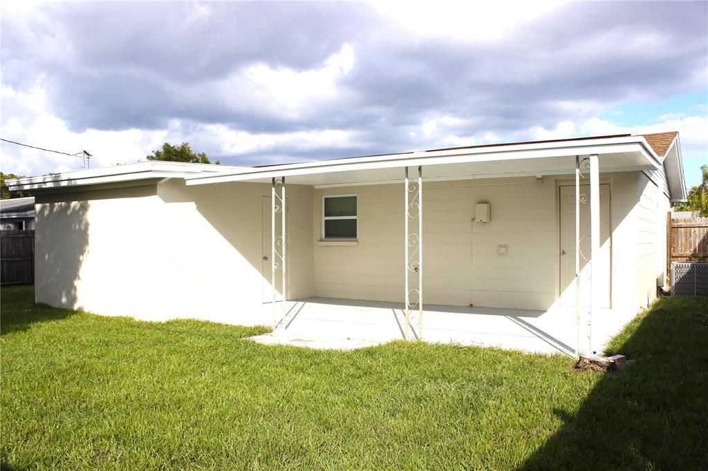 Activo con contrato: $225,000 (3 camas, 1 baños, 992 Pies cuadrados)