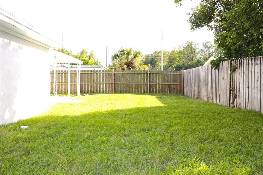 Activo con contrato: $225,000 (3 camas, 1 baños, 992 Pies cuadrados)