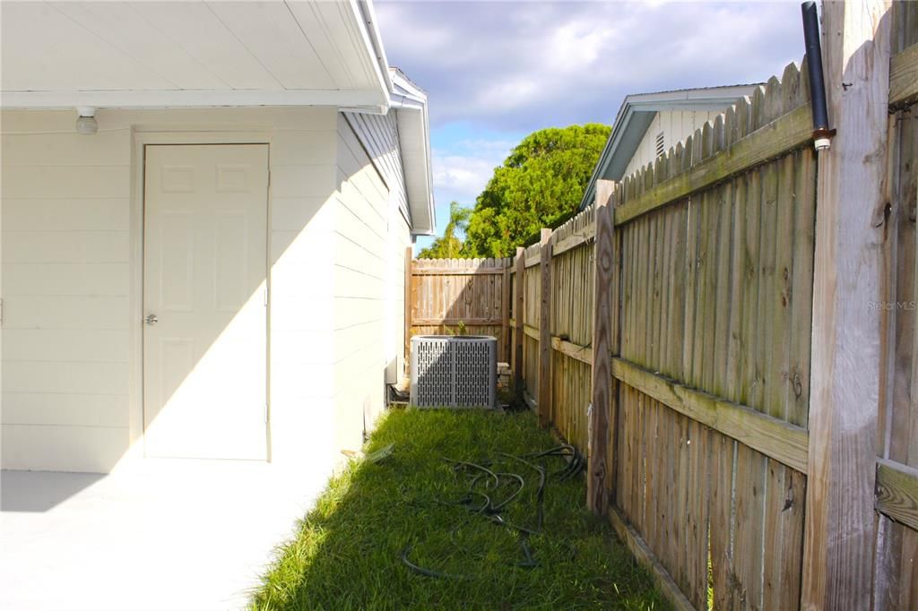 Activo con contrato: $225,000 (3 camas, 1 baños, 992 Pies cuadrados)