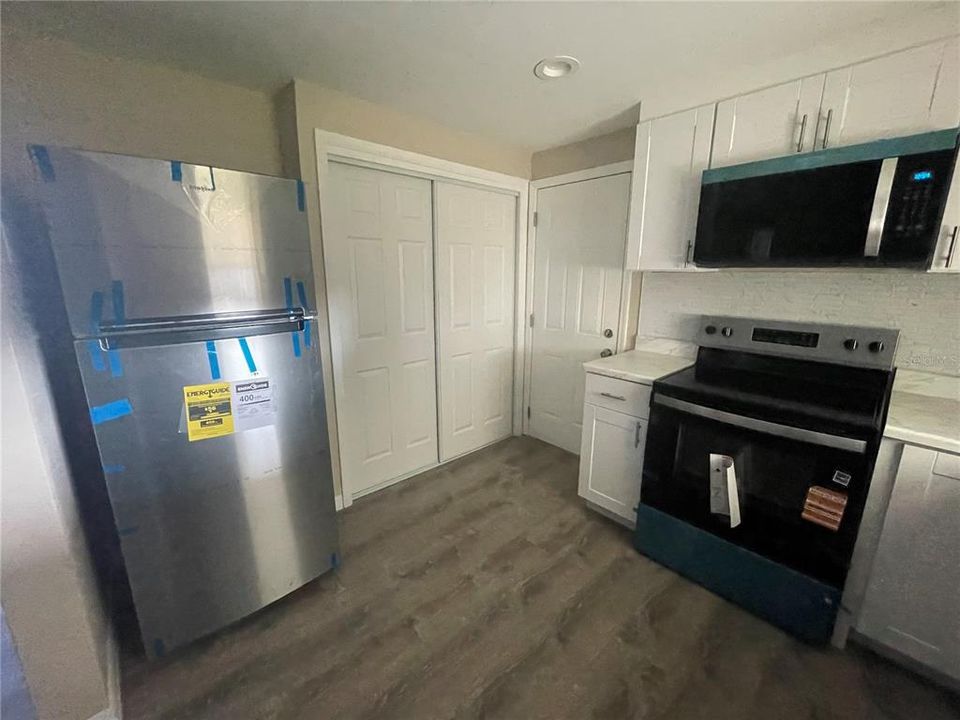 Activo con contrato: $225,000 (3 camas, 1 baños, 992 Pies cuadrados)