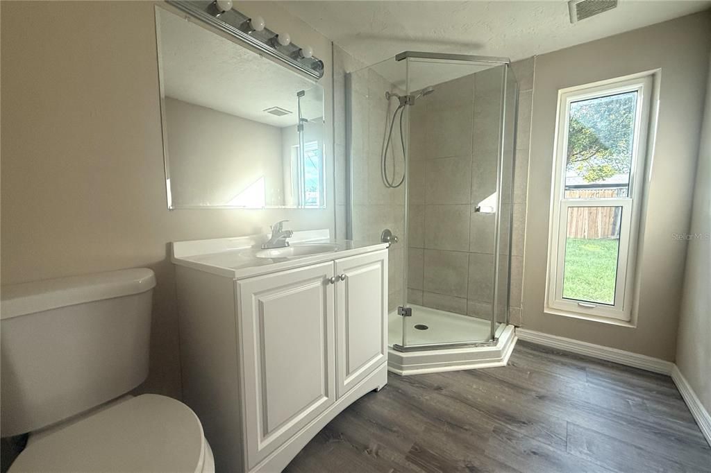 Activo con contrato: $225,000 (3 camas, 1 baños, 992 Pies cuadrados)