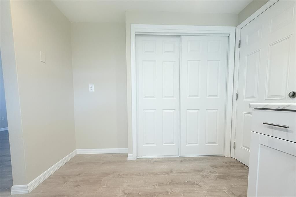 Activo con contrato: $225,000 (3 camas, 1 baños, 992 Pies cuadrados)