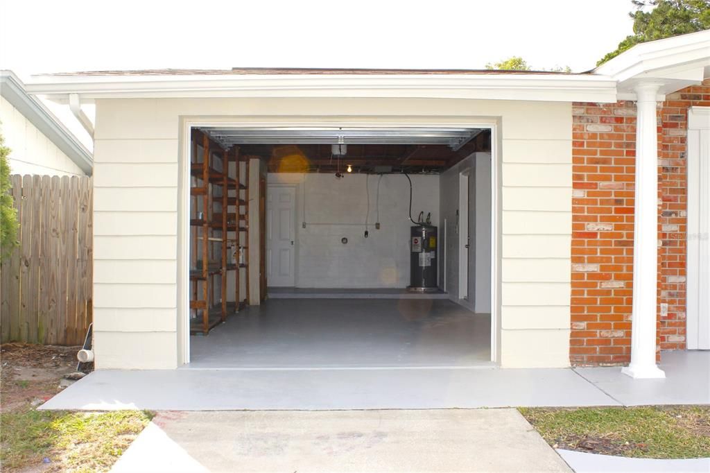 Activo con contrato: $225,000 (3 camas, 1 baños, 992 Pies cuadrados)