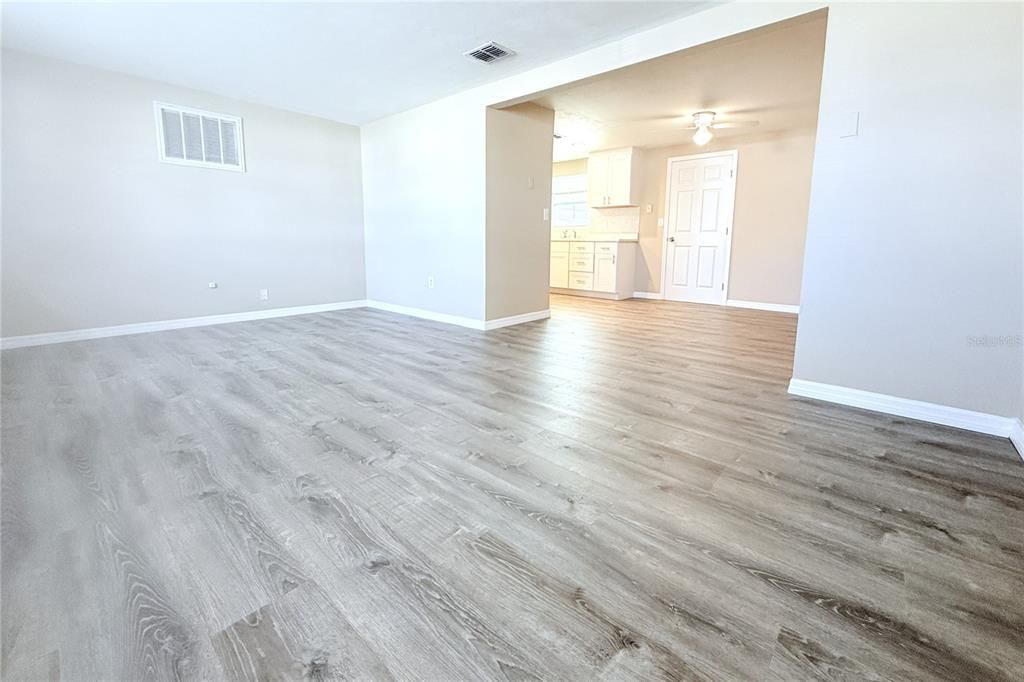 Activo con contrato: $225,000 (3 camas, 1 baños, 992 Pies cuadrados)